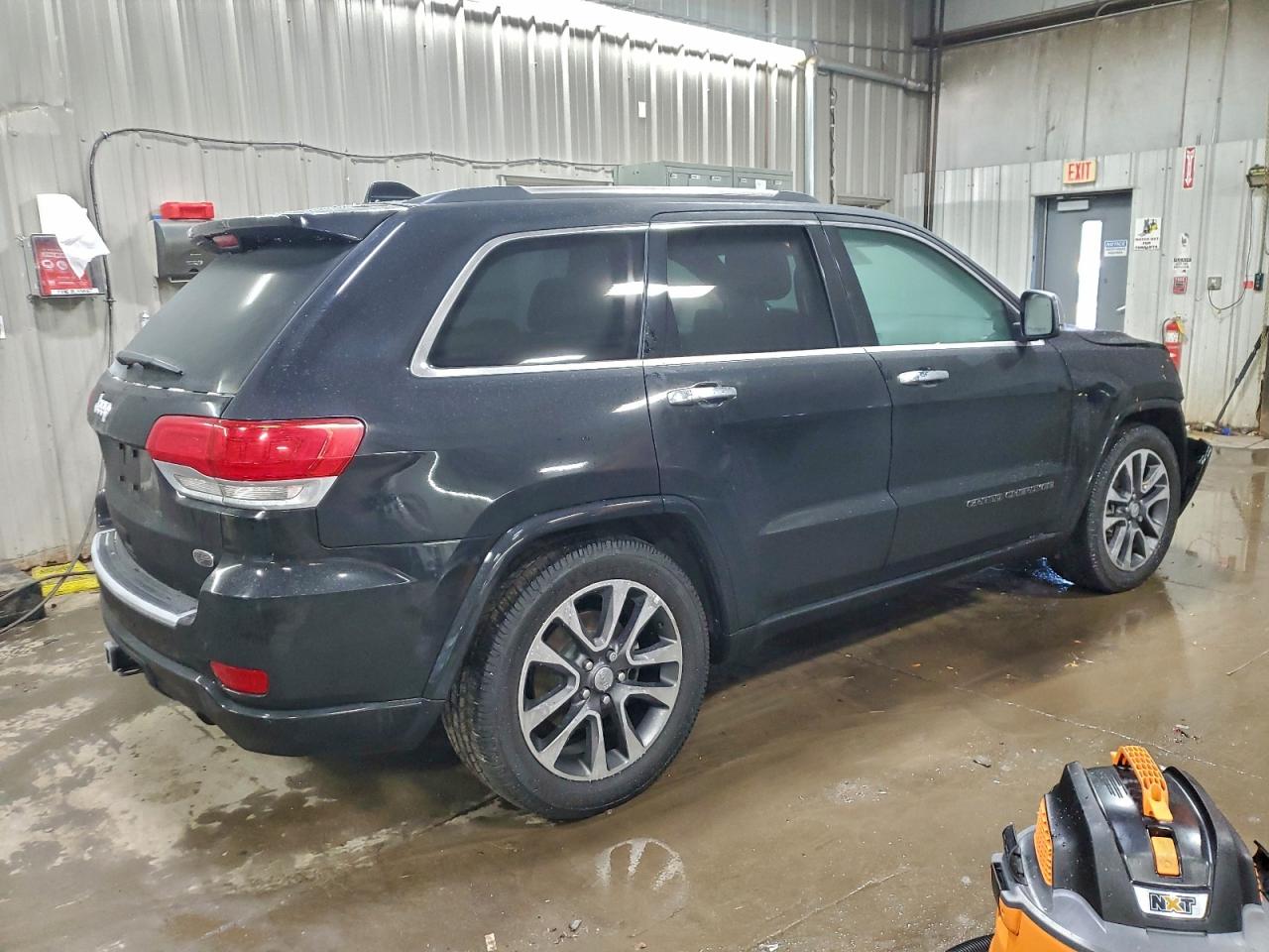 Jeep Grand Cherokee Overland Image 2