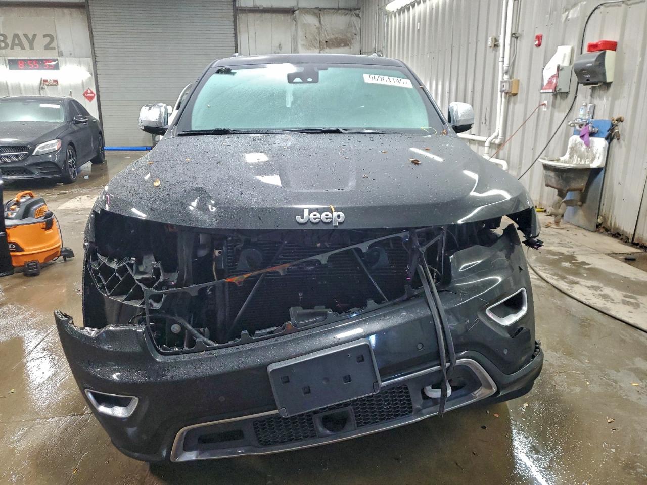 Jeep Grand Cherokee Overland Image 12