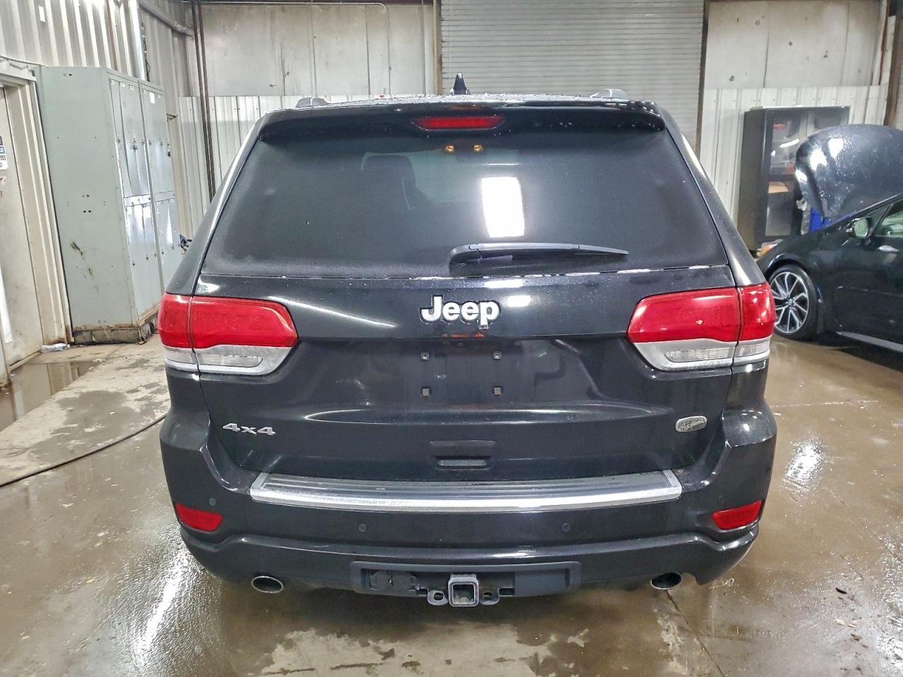 Jeep Grand Cherokee Overland Image 3