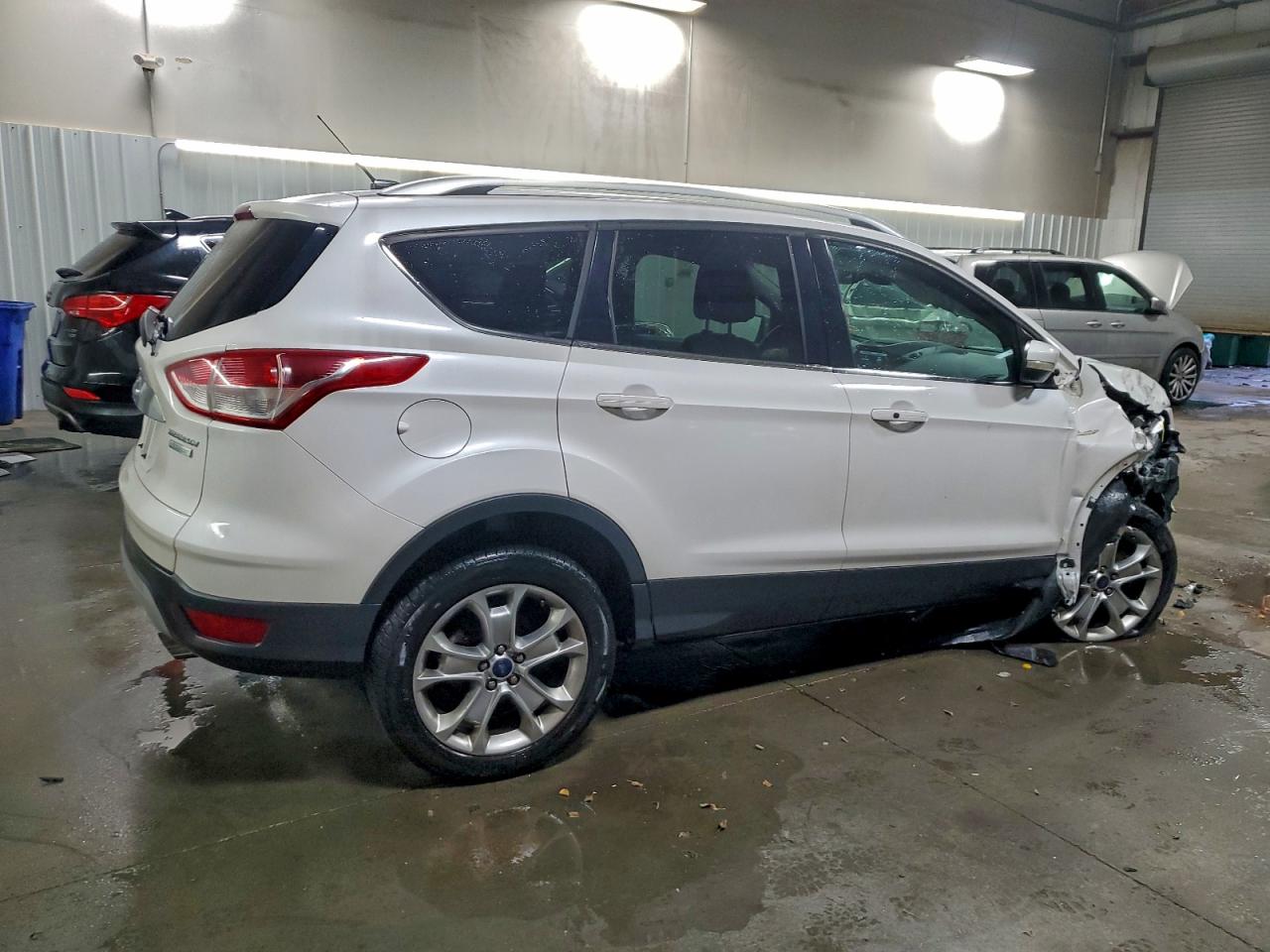 Ford Escape Titanium Image 8