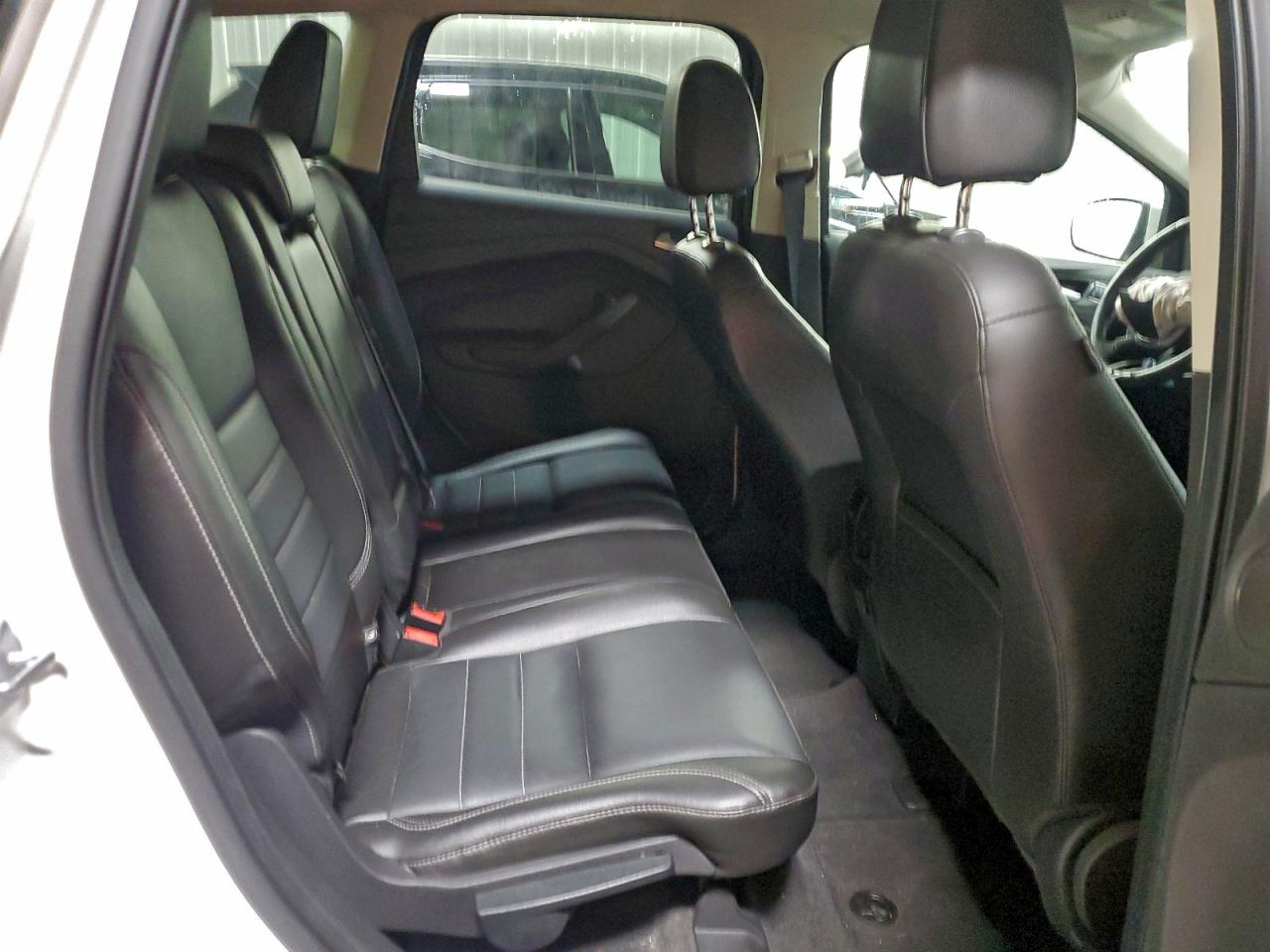 Ford Escape Titanium Image 10