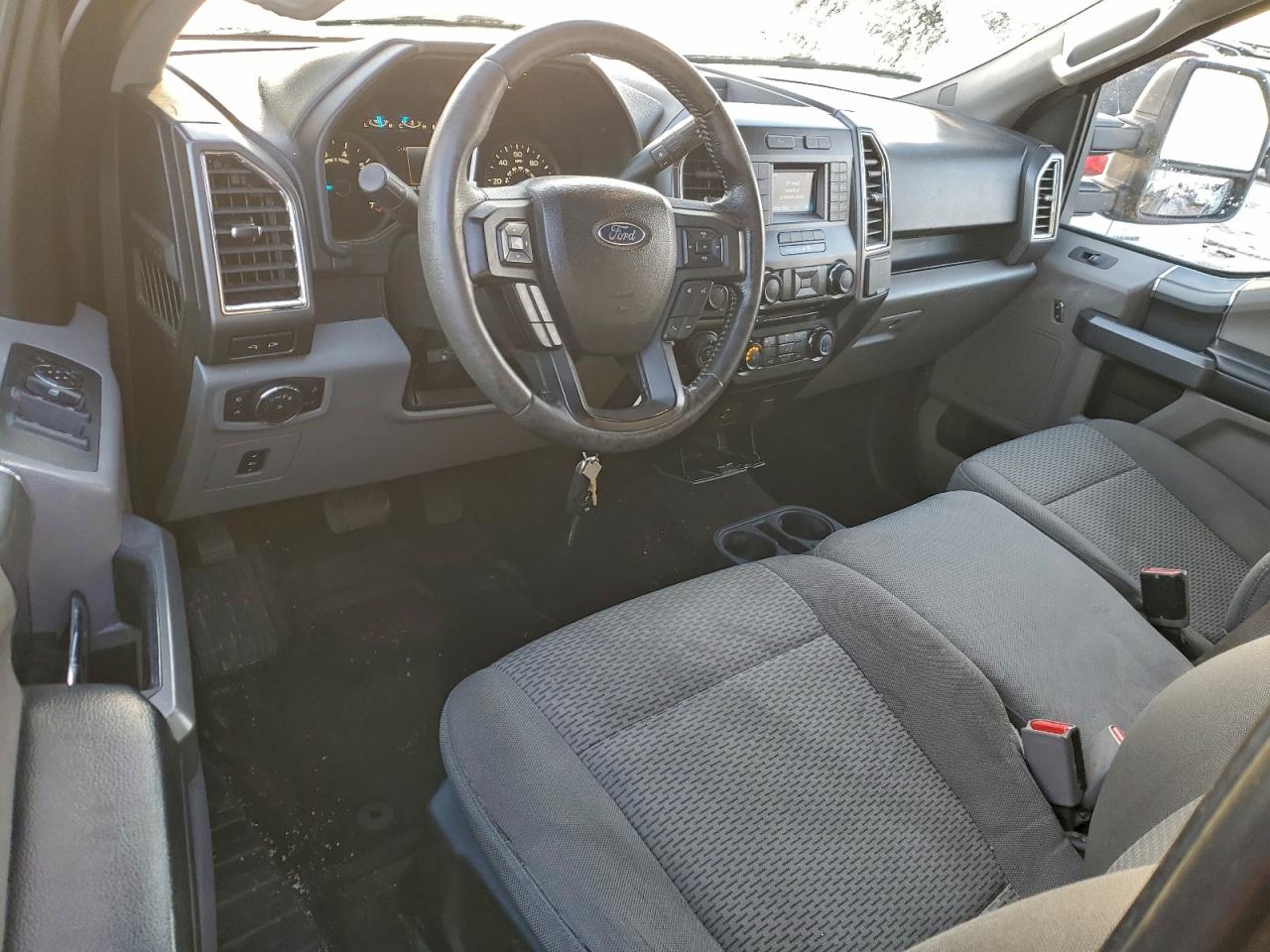 Ford F-150 Super Cab Image 12