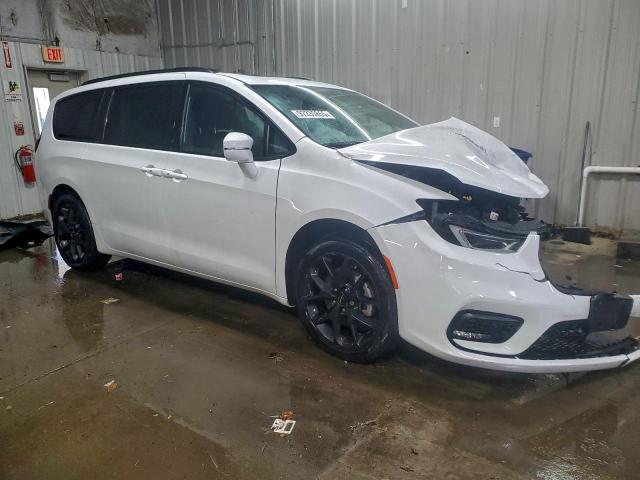 Chrysler Pacifica Limited Image 8