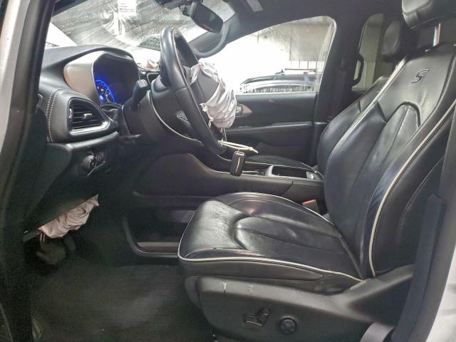 Chrysler Pacifica Limited Image 10