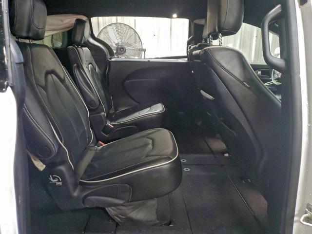 Chrysler Pacifica Limited Image 2