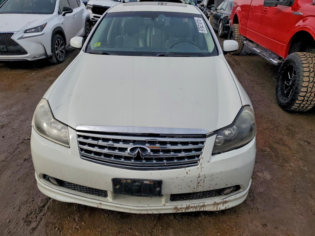 INFINITI M45 Base Image 12