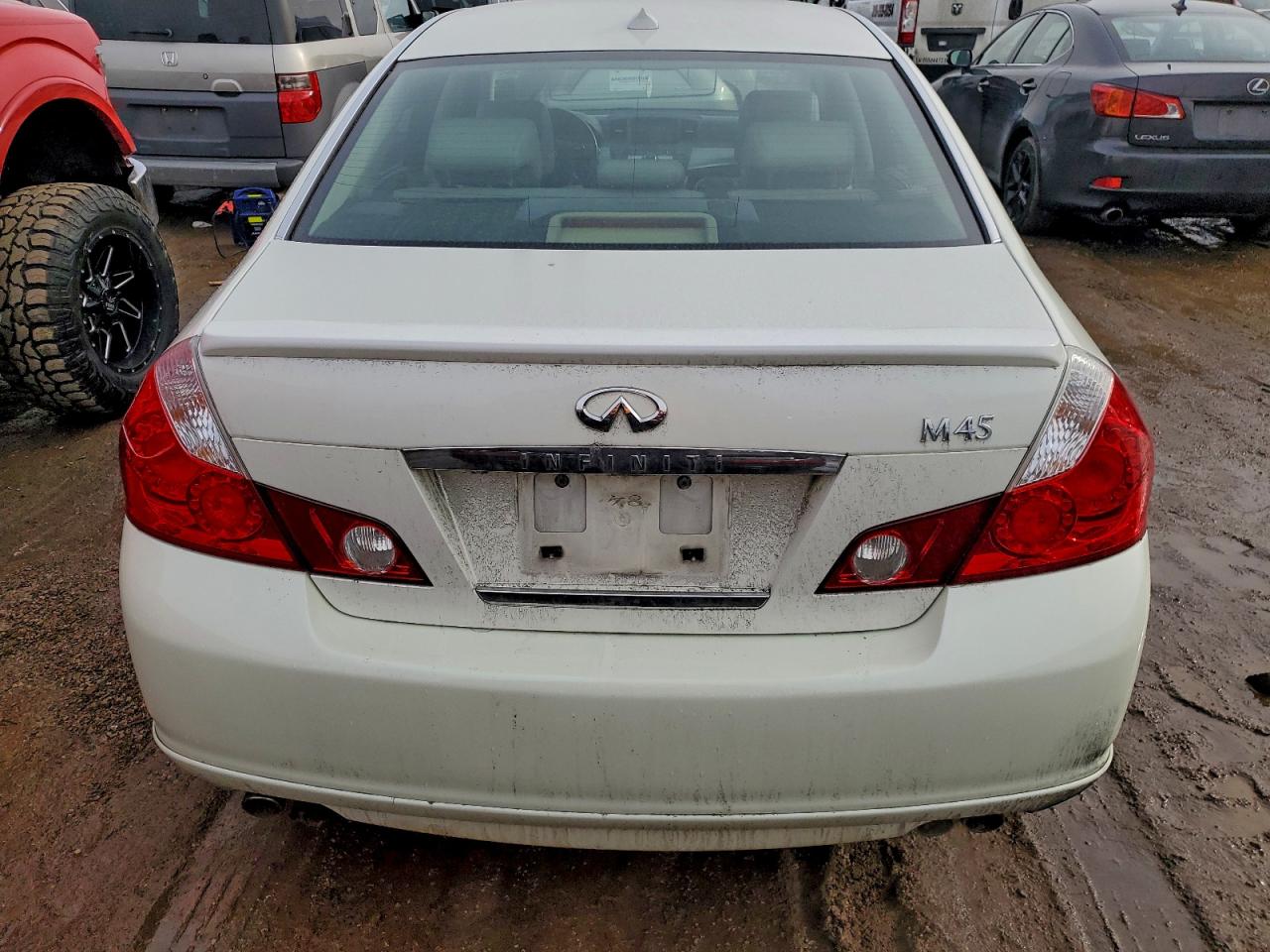 INFINITI M45 Base Image 9