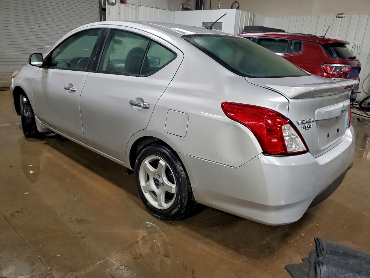 Nissan Versa S Image 4