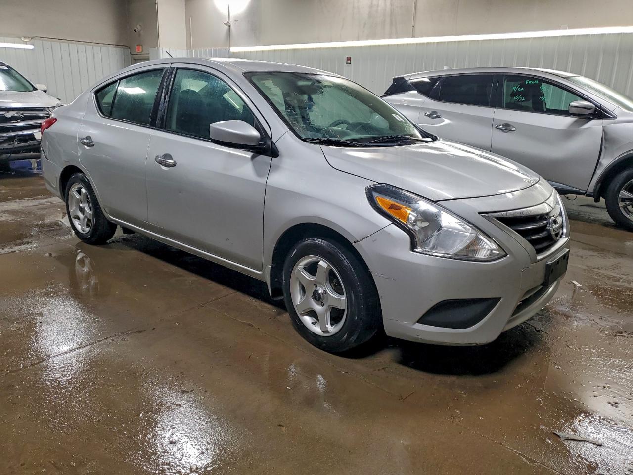 Nissan Versa S Image 5