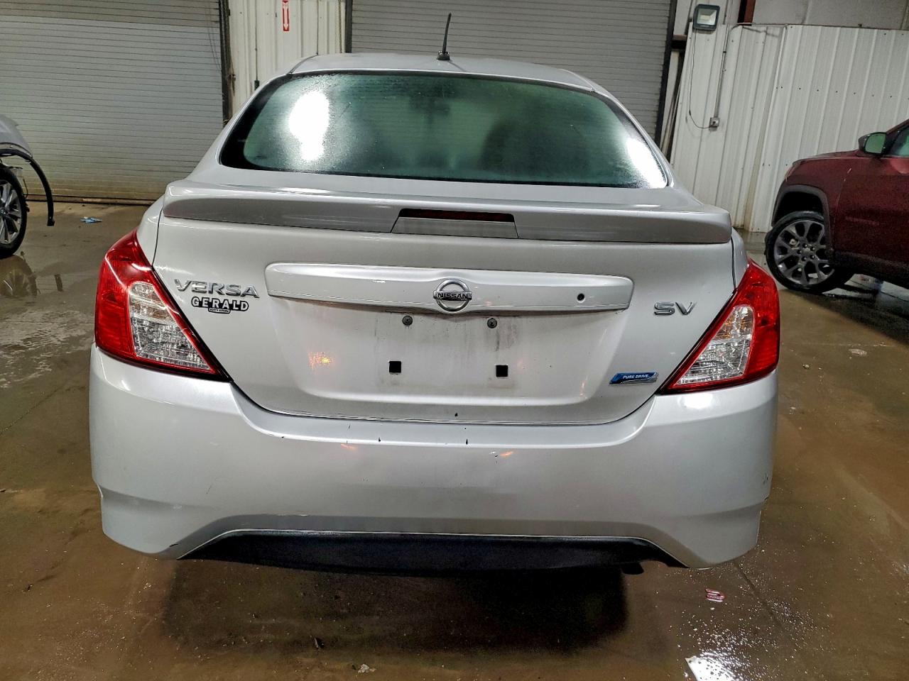 Nissan Versa S Image 6