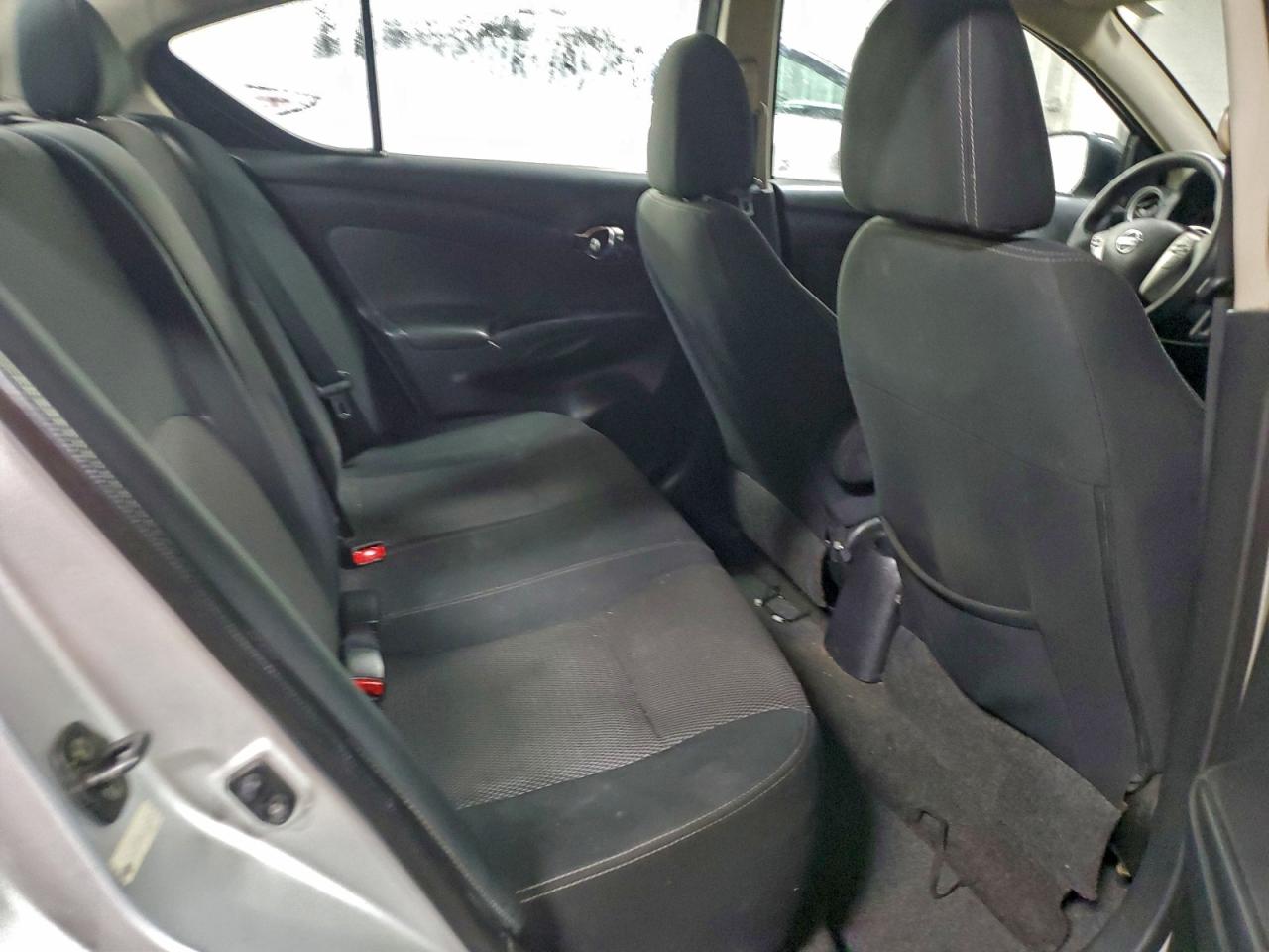 Nissan Versa S Image 12