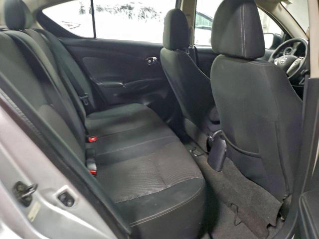 Nissan Versa S Image 12