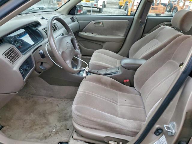 Toyota Camry Le Image 5