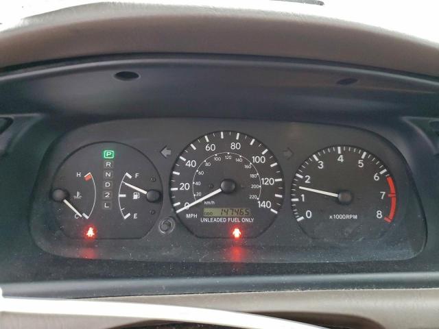 Toyota Camry Le Image 9