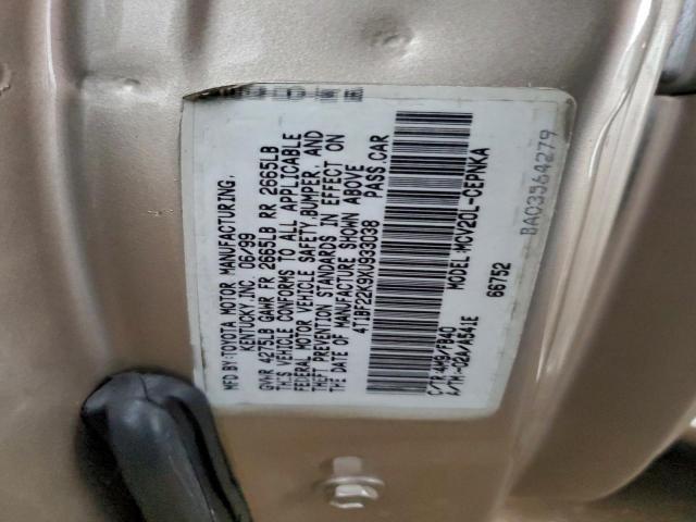 Toyota Camry Le Image 8