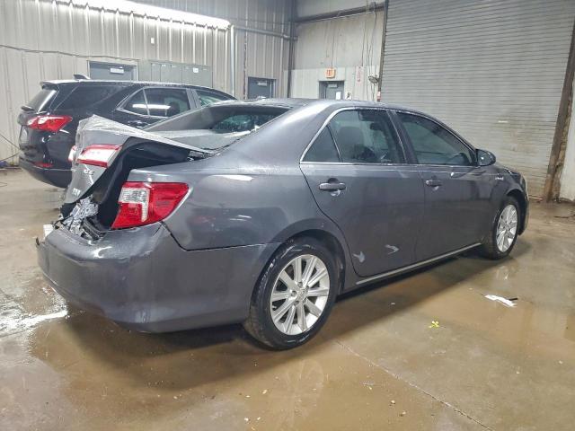 Toyota Camry Hybrid Image 4