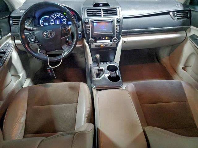 Toyota Camry Hybrid Image 8