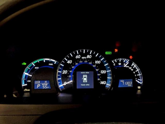 Toyota Camry Hybrid Image 9
