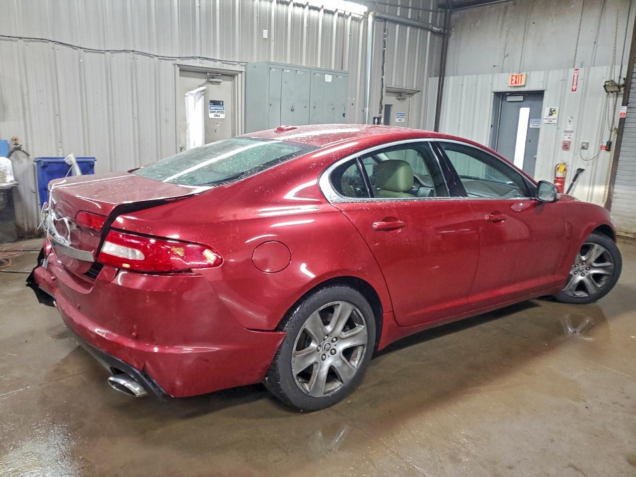 Jaguar XF Luxury Image 5