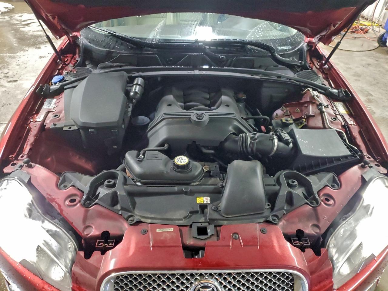 Jaguar XF Luxury Image 11