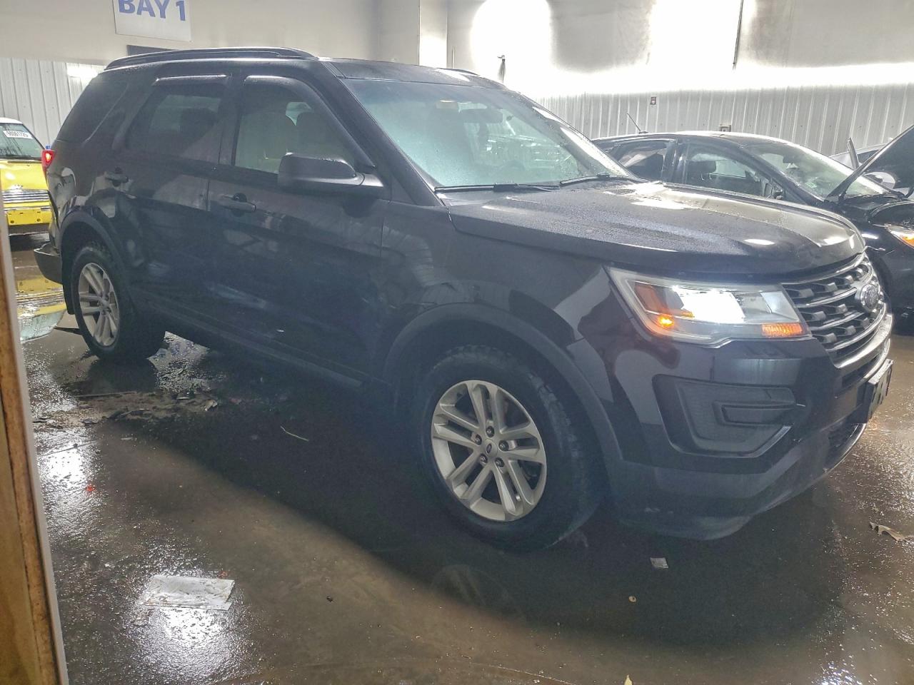 Ford Explorer Image 2