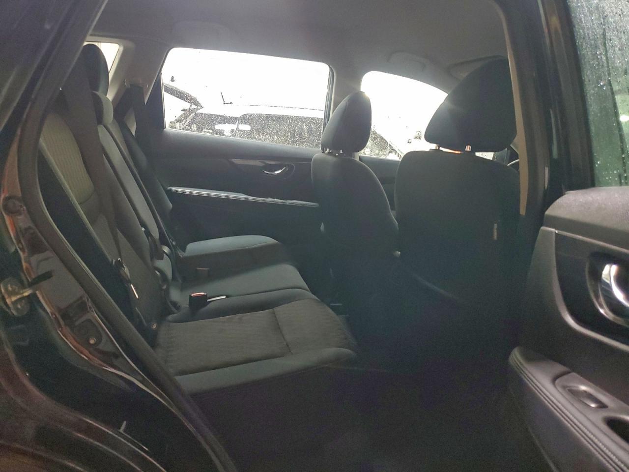 Nissan Rogue S Image 12