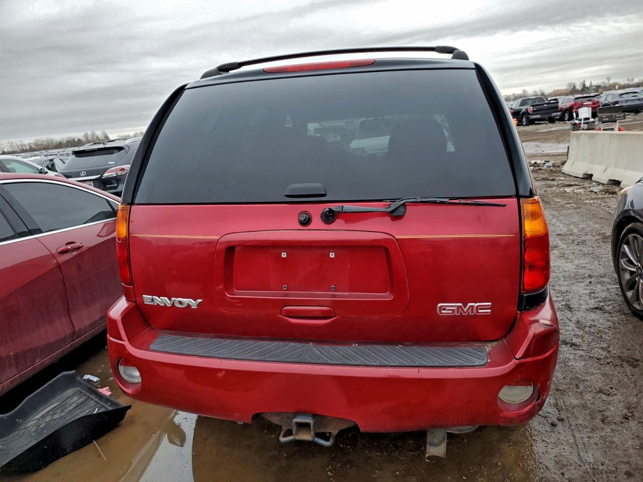 GMC Envoy Image 2