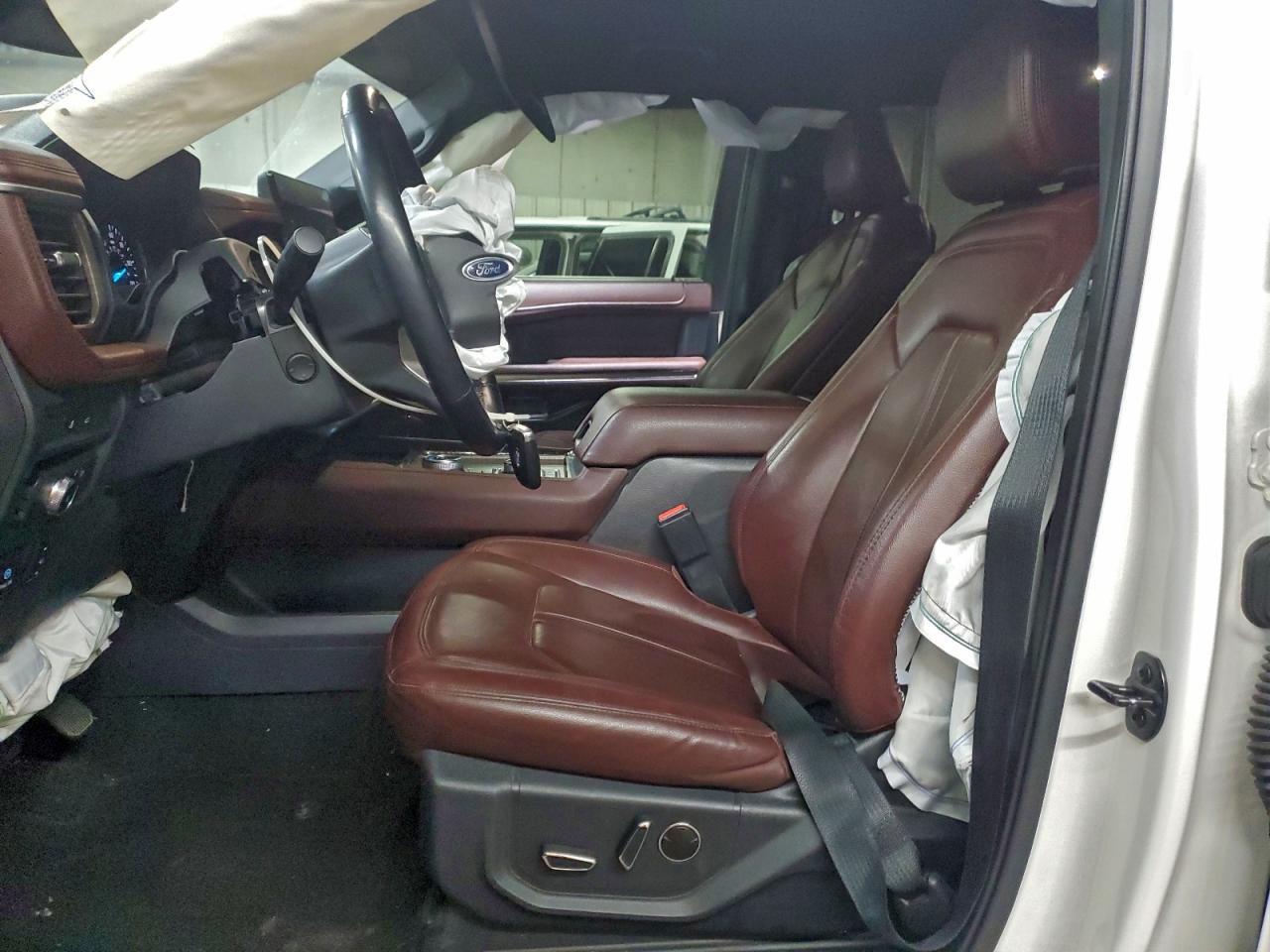 Ford Expedition Max Limited Image 2