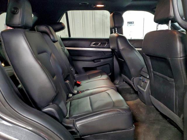 Ford Explorer Xlt Image 8