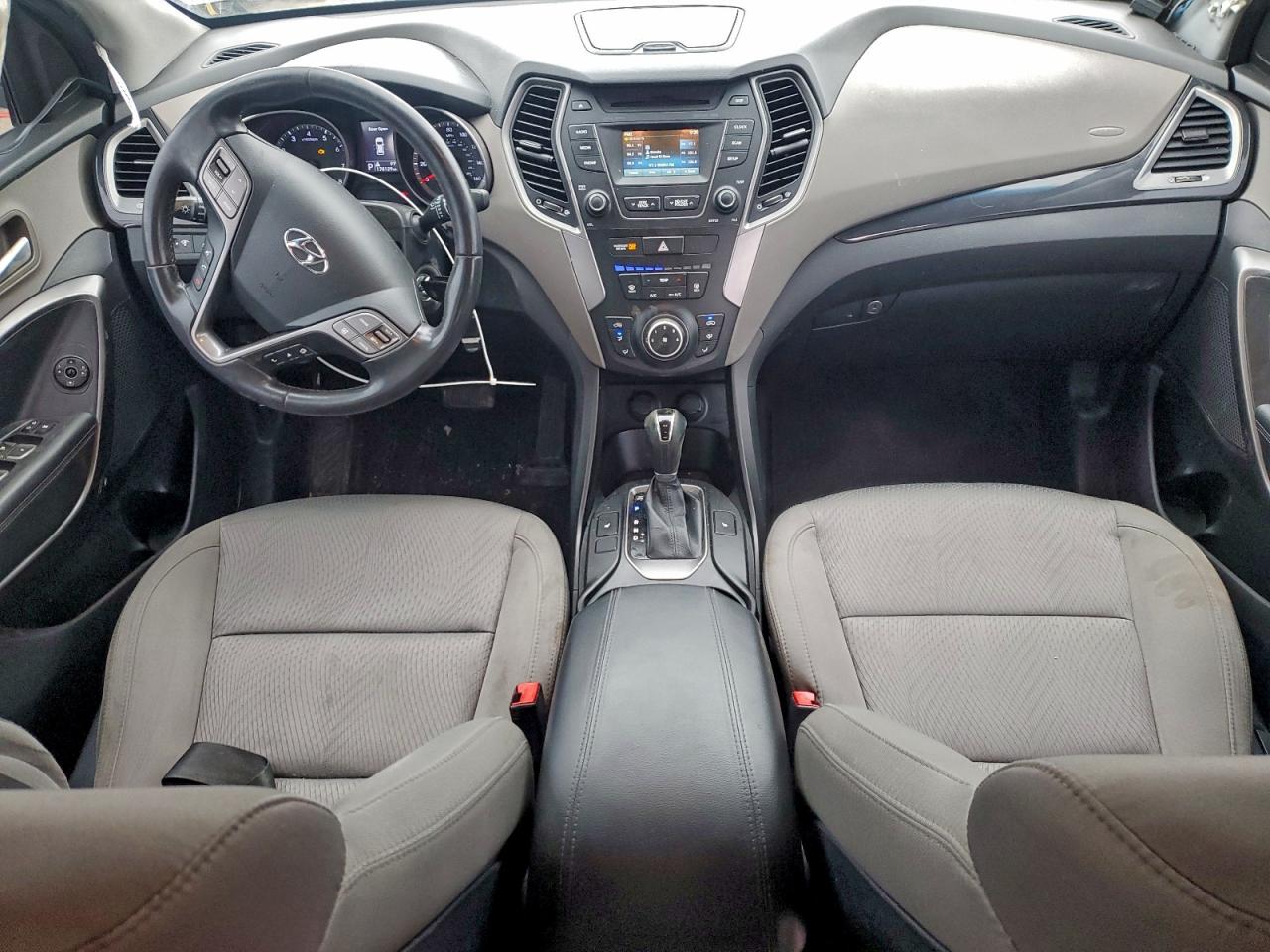 Hyundai SANTA FE Image 8