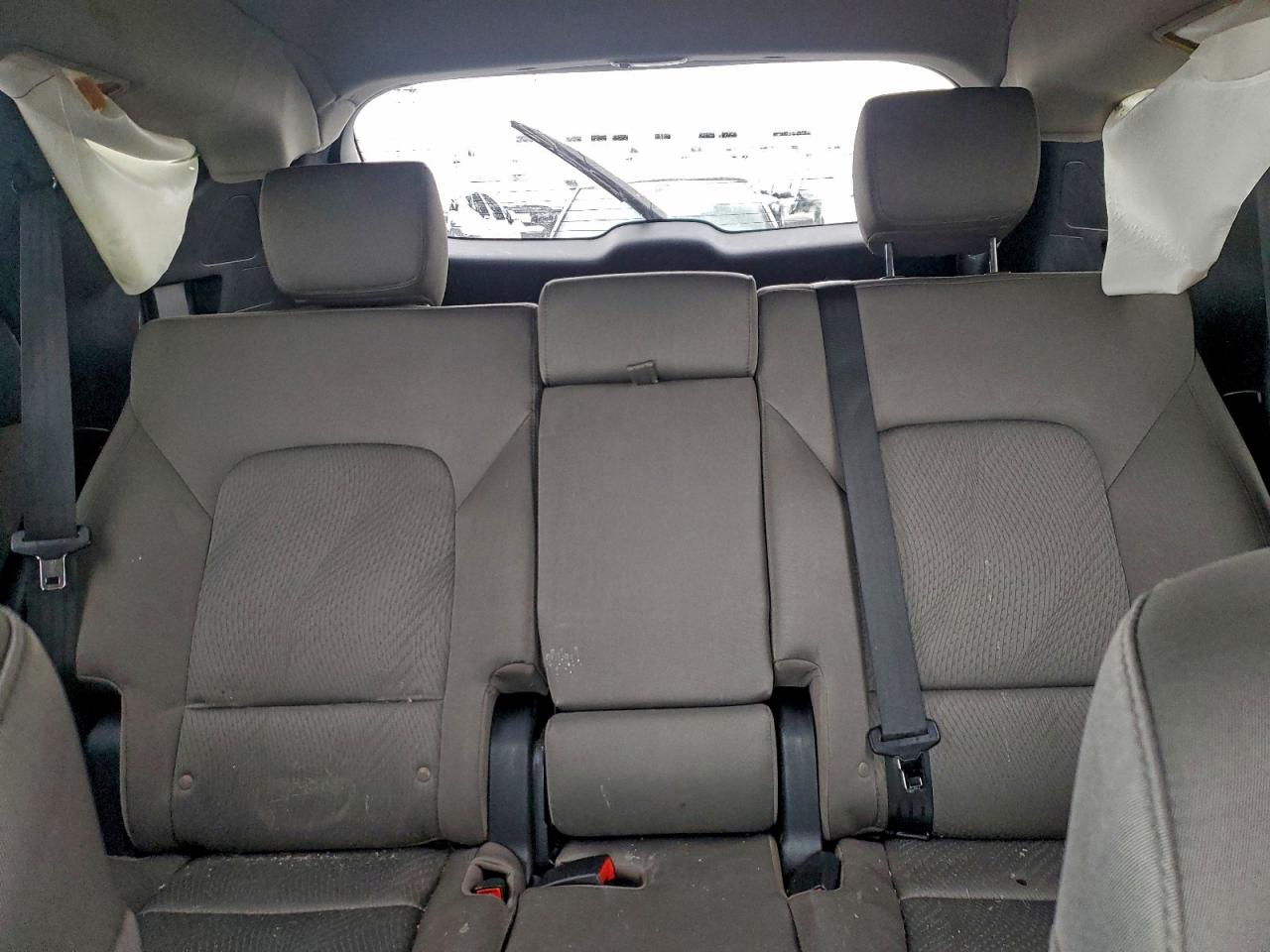 Hyundai SANTA FE Image 2