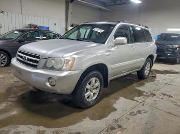  Salvage Toyota Highlander