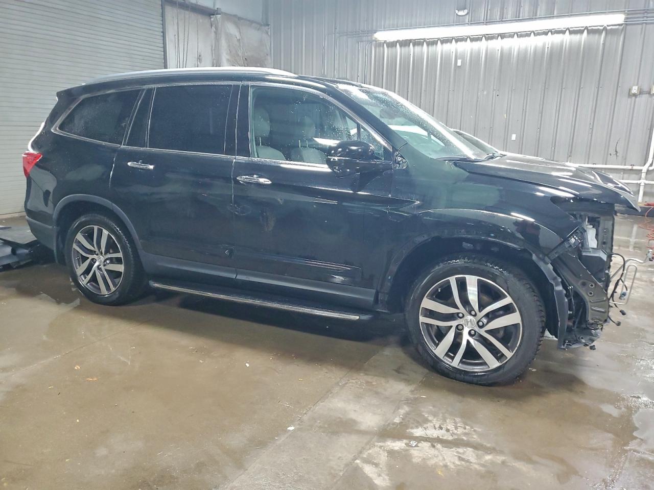 Honda Pilot Touring Image 5