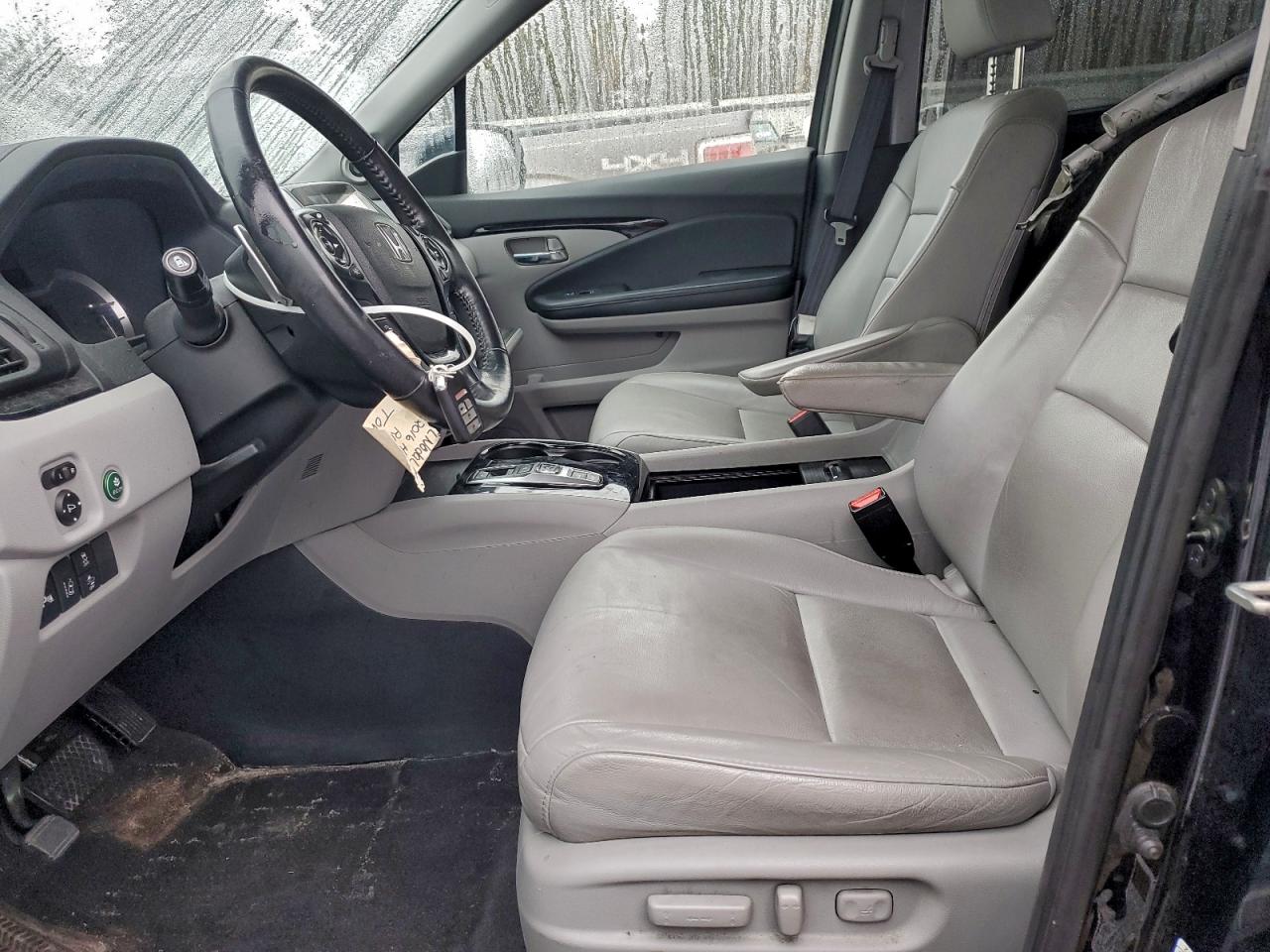 Honda Pilot Touring Image 12