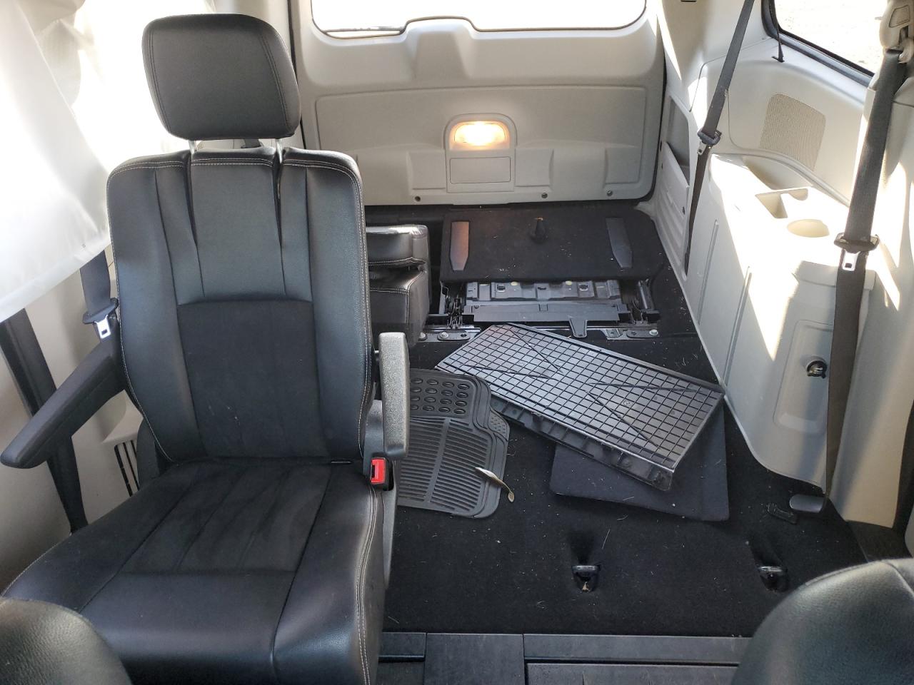 Dodge Caravan Sxt Image 5