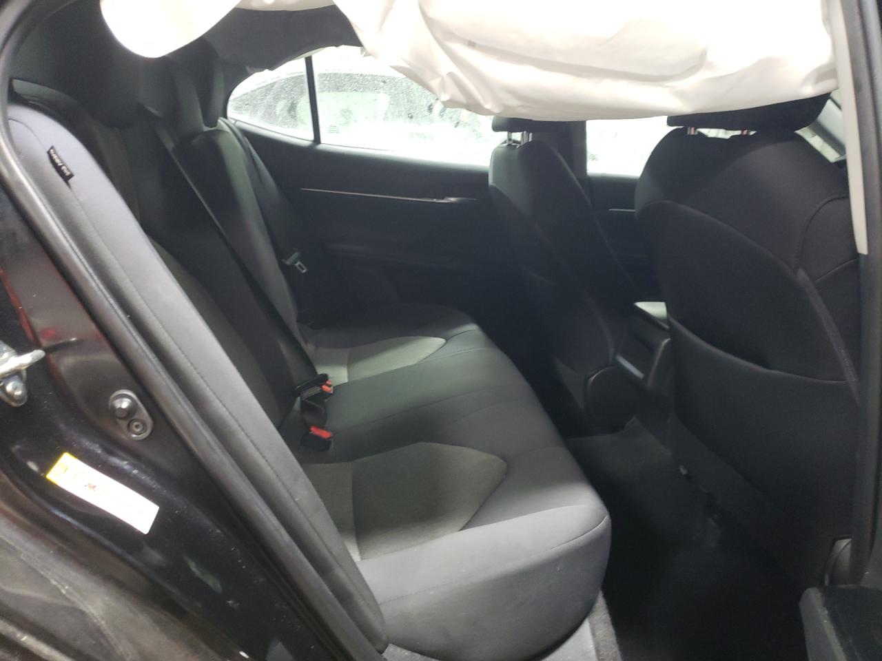 Toyota Camry L Image 4