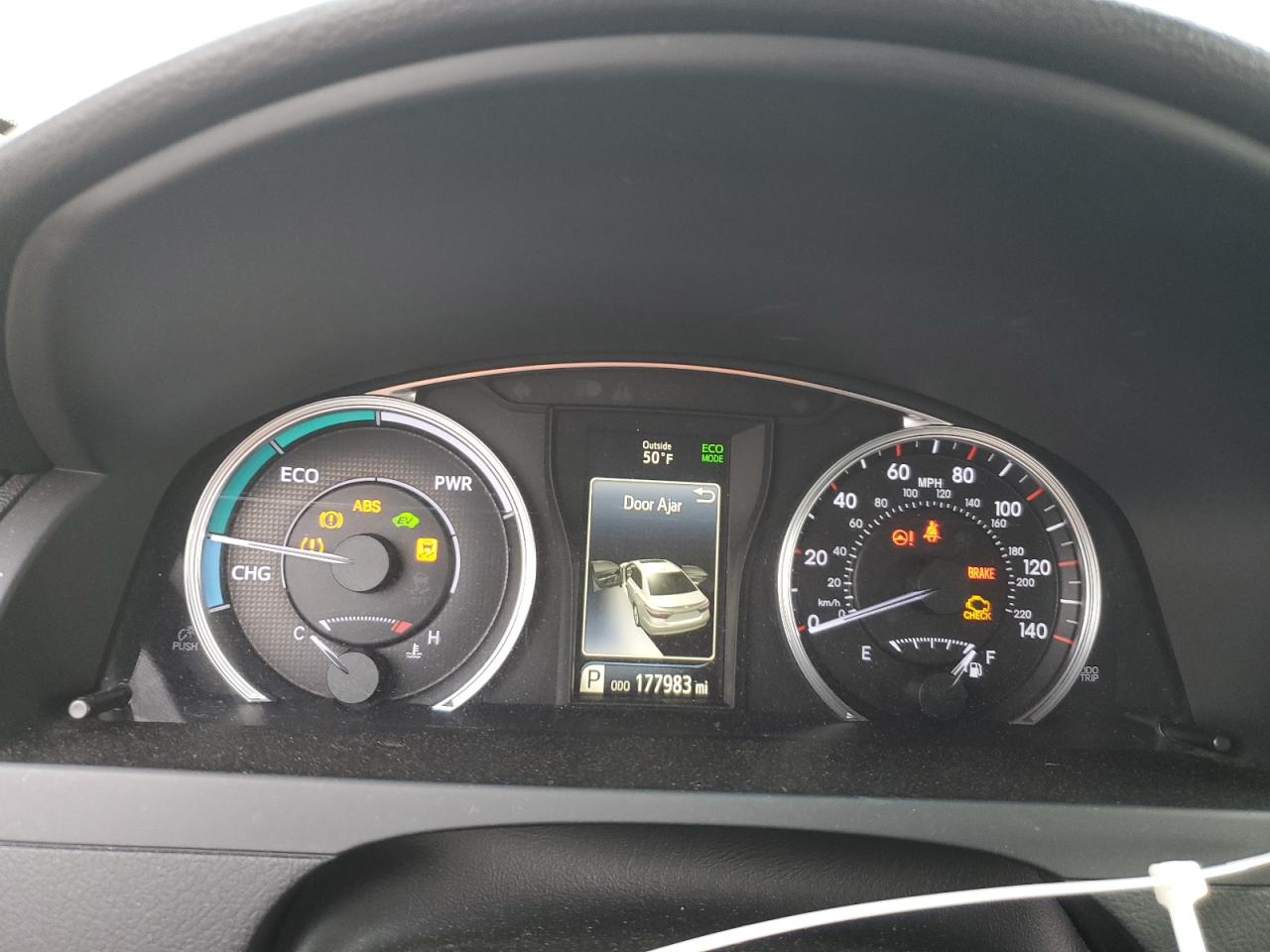 Toyota Camry Hybrid Image 6