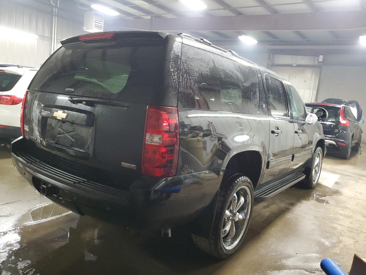 Chevrolet Suburban K1500 Lt Image 3