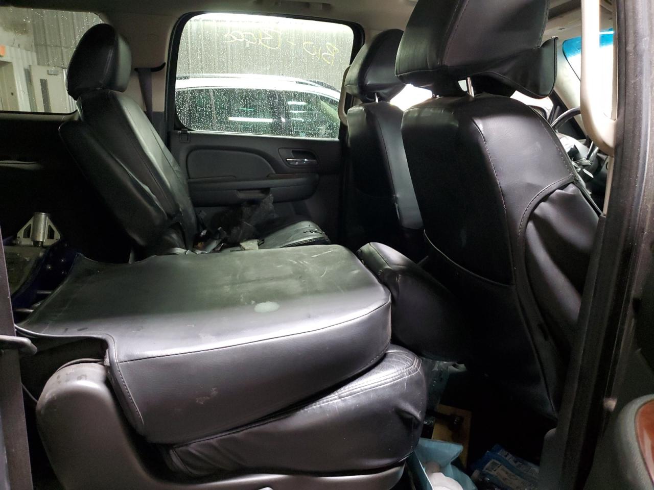 Chevrolet Suburban K1500 Lt Image 7