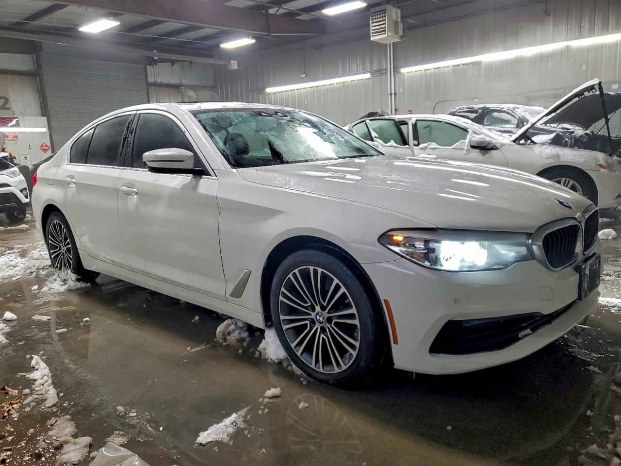 BMW 5 Series I Image 7