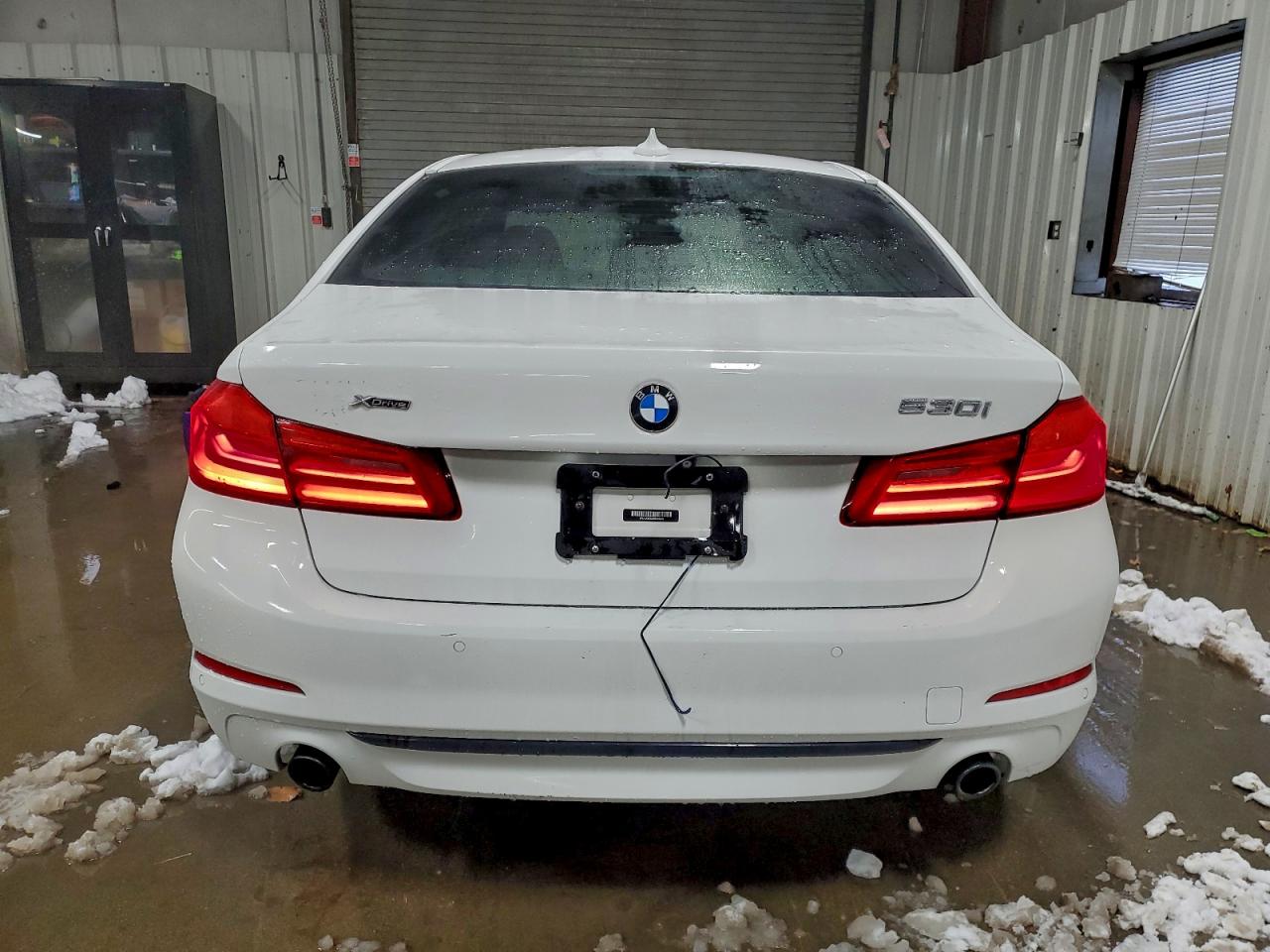 BMW 5 Series I Image 3