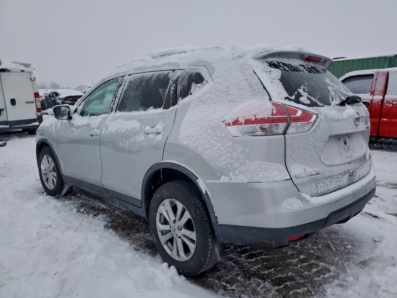 Nissan Rogue S Image 4