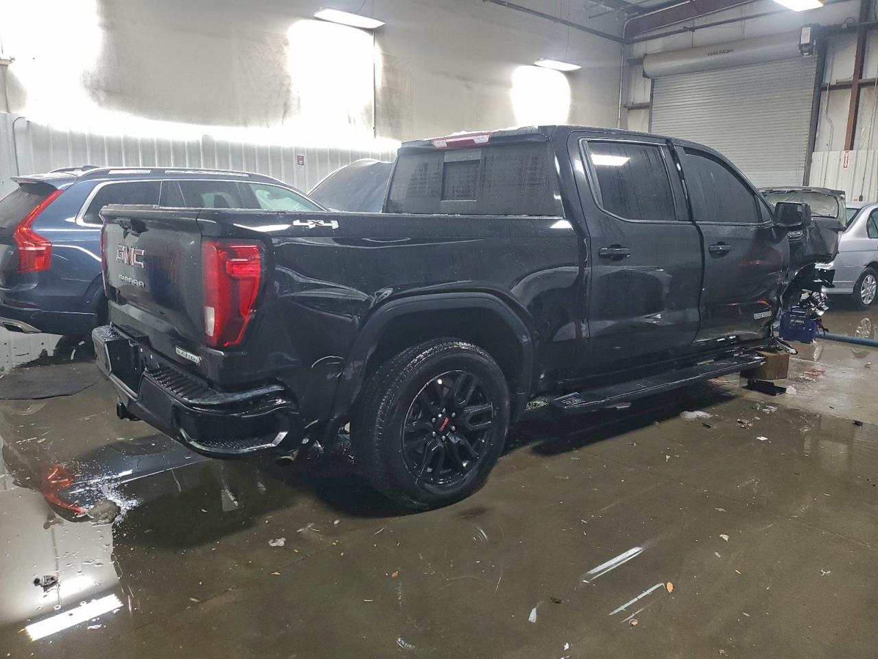 GMC Sierra K1500 Elevation Image 2