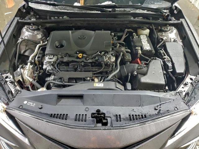 Toyota Camry Le Image 12