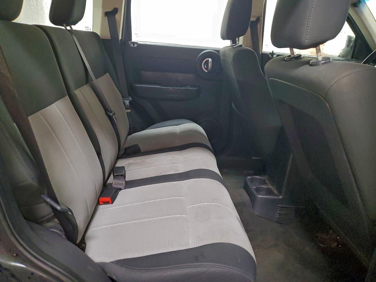 Dodge Nitro Sxt Image 9