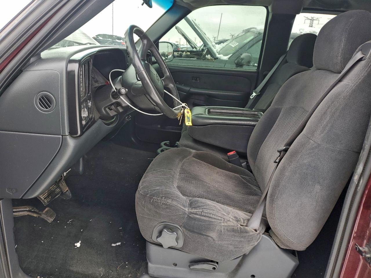 Chevrolet Silverado C1500 Image 8