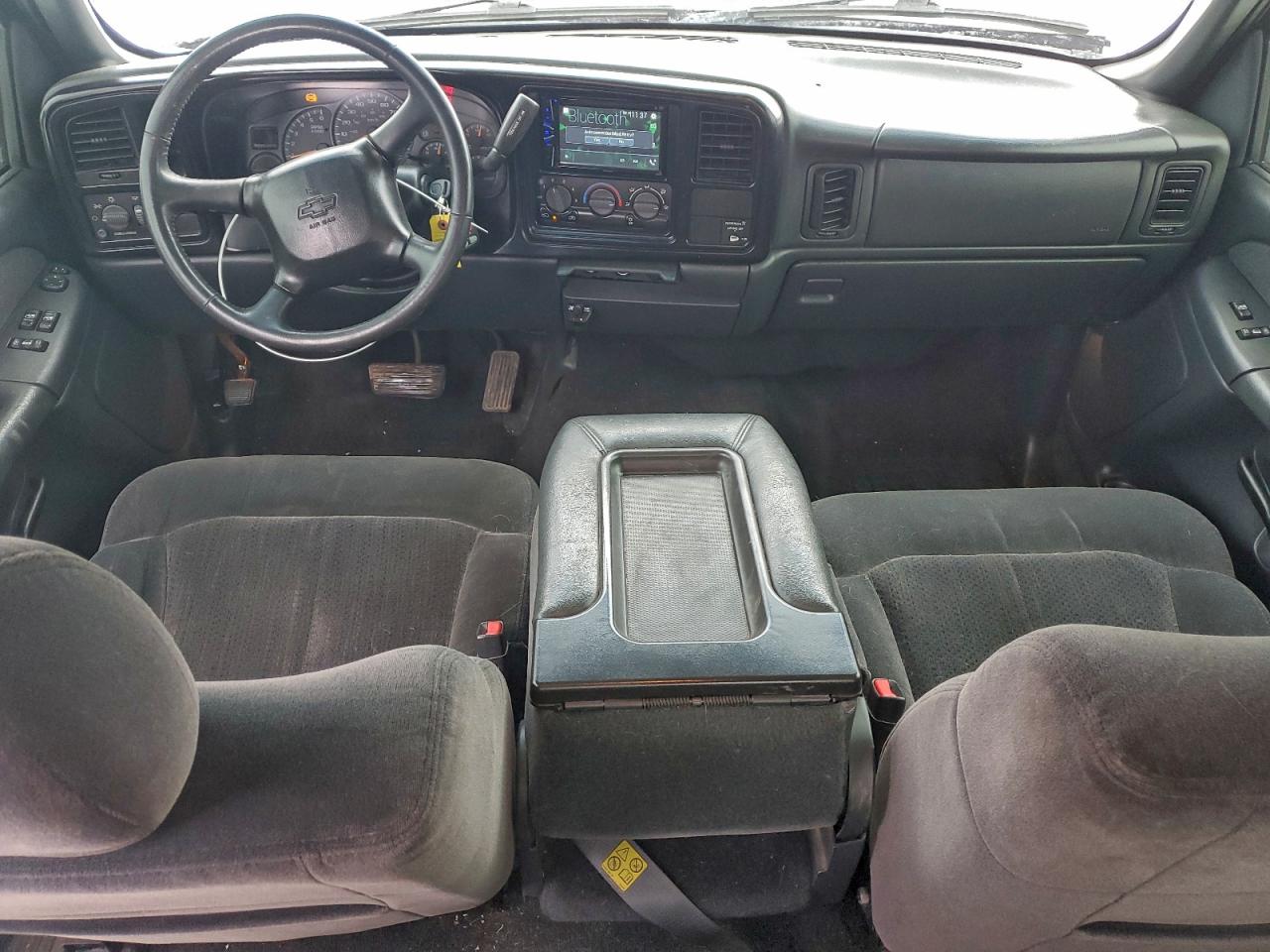 Chevrolet Silverado C1500 Image 9