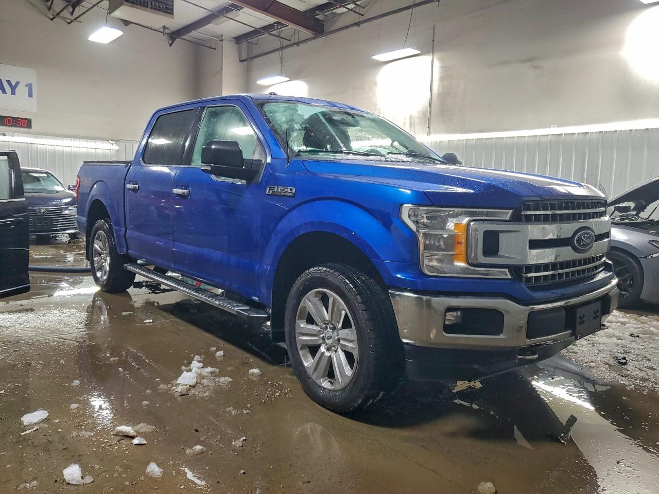 Ford F-150 Supercrew Image 3