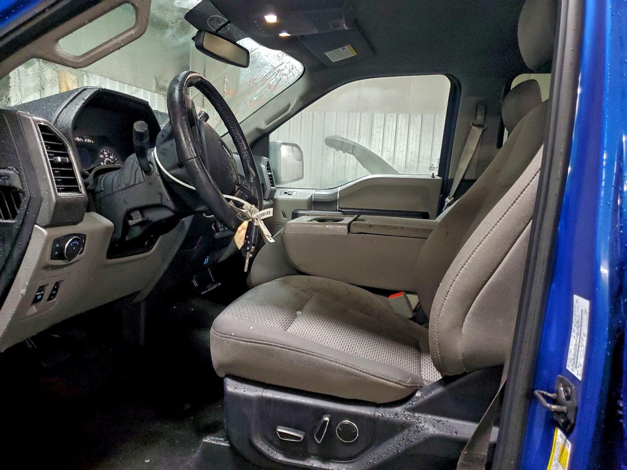 Ford F-150 Supercrew Image 6