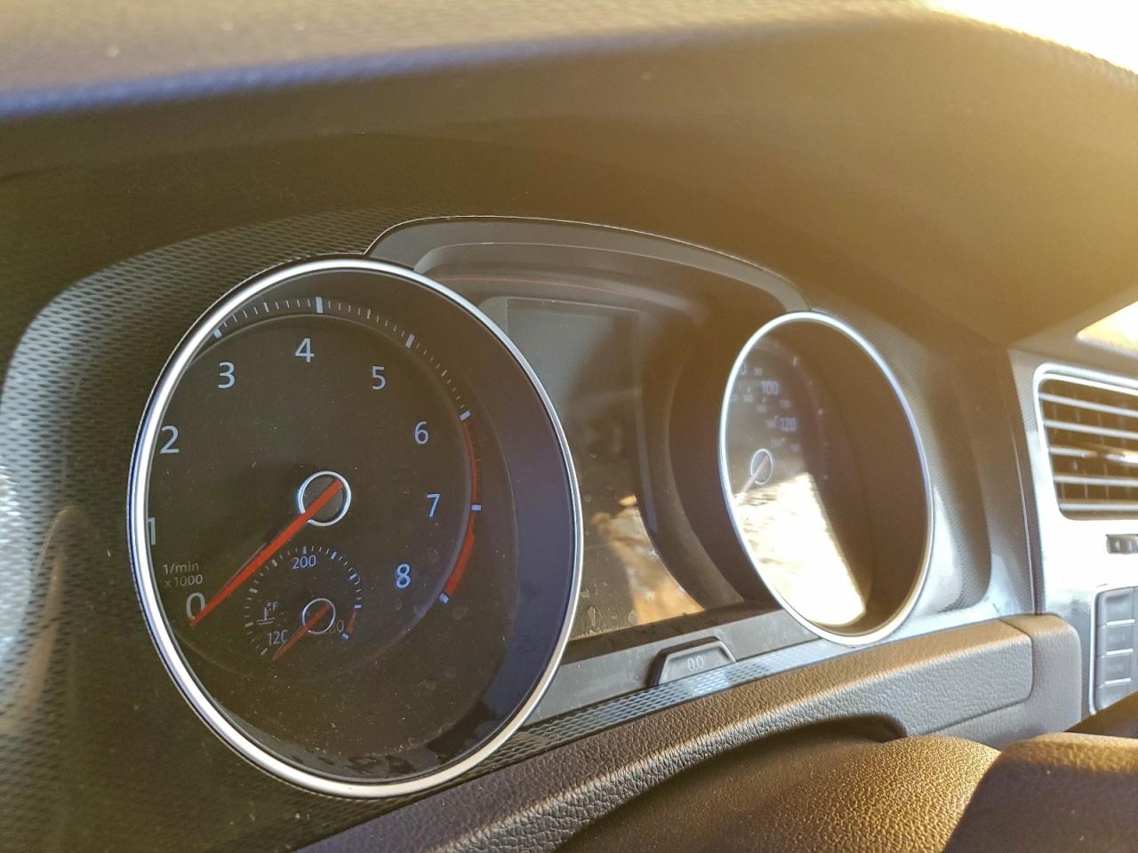 Volkswagen GTI Image 10